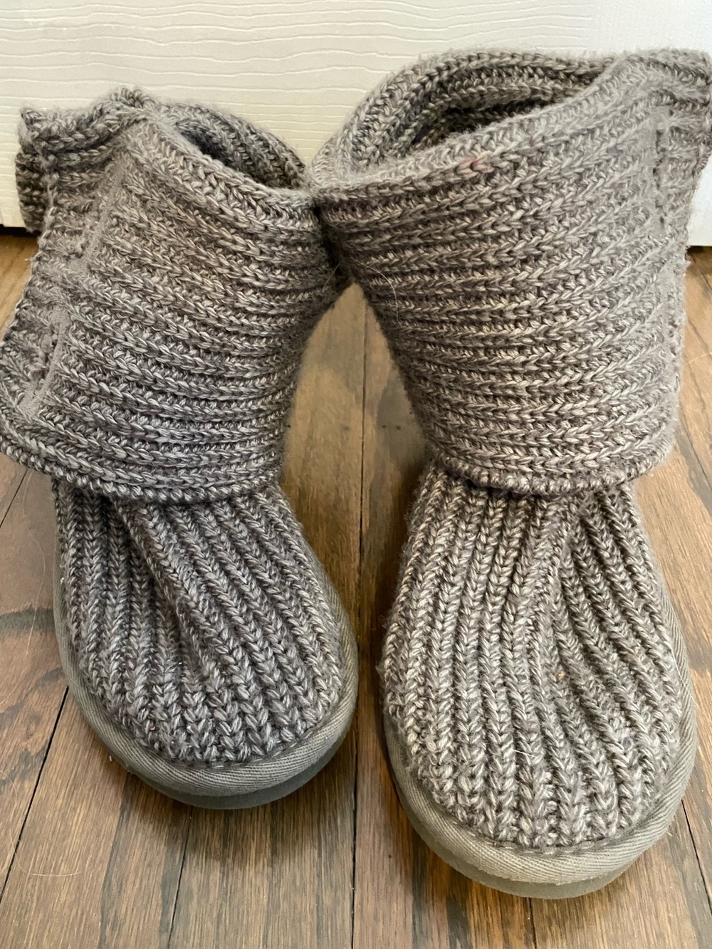 UGG Sweater Knit Boots, gray kids 3/ women’s  5
